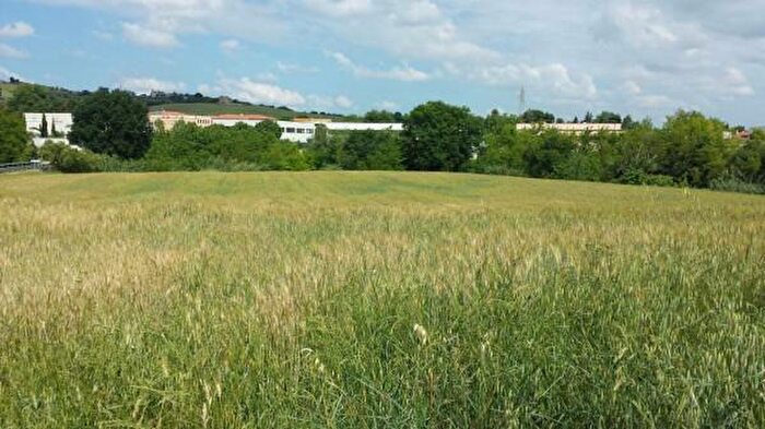 Casa con 6 locali in vendita in Via Pace, Monte Roberto