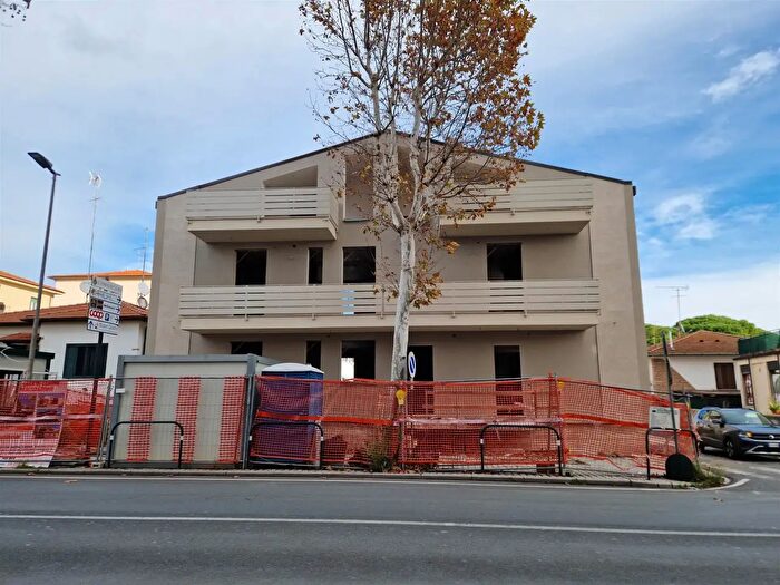 Appartamento trilocale in vendita in Cecina