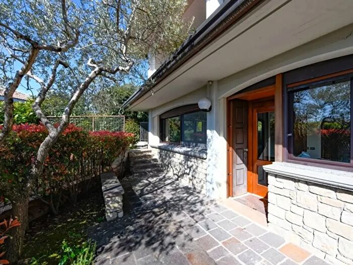 Casa con 6 locali in vendita in Via San Cassiano, Padenghe Sul Garda