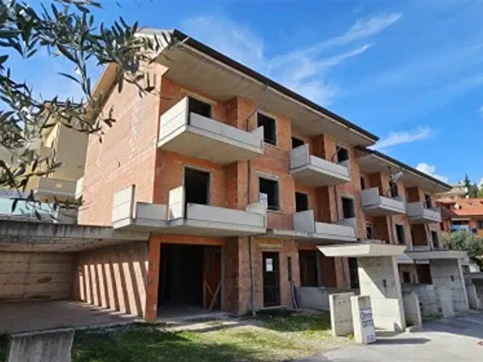 Casa con 6 locali in vendita in Via Fontecicero, Atessa