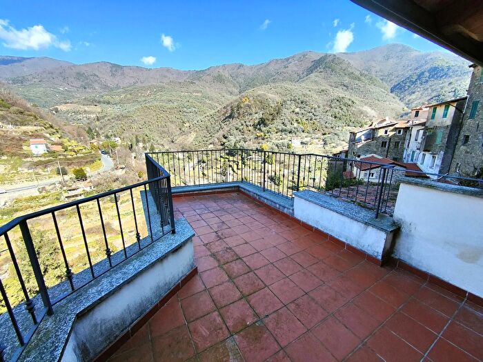 Casa quadrilocale in vendita in Via Celio, Ceriana