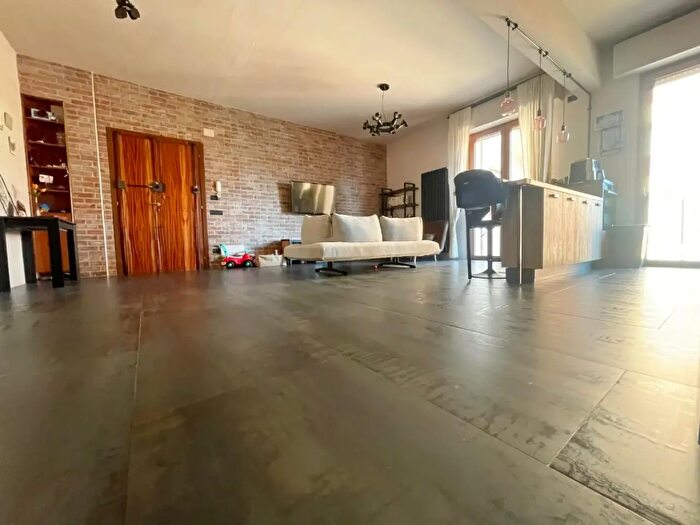 Appartamento con 5 locali in vendita in Poggibonsi