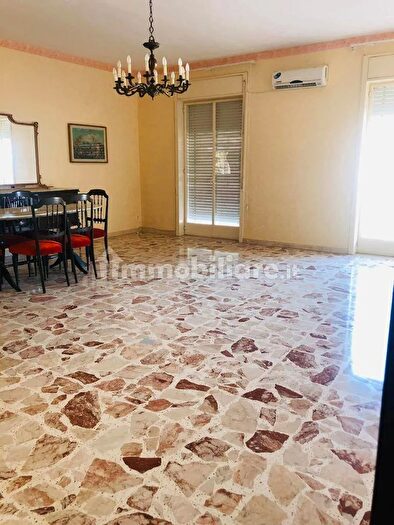 Appartamento con 5 locali in affitto in Via Alessandria Siracusa Sr, Siracusa