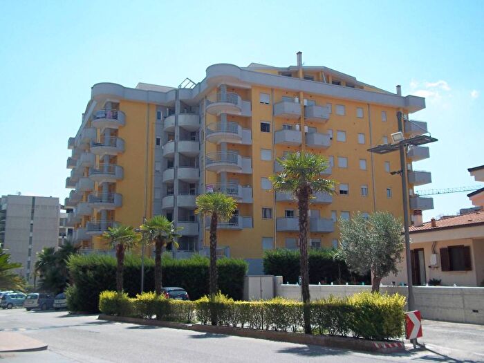 Appartamento quadrilocale in affitto in Via Ettore Maiorana, Quattromiglia, Rende