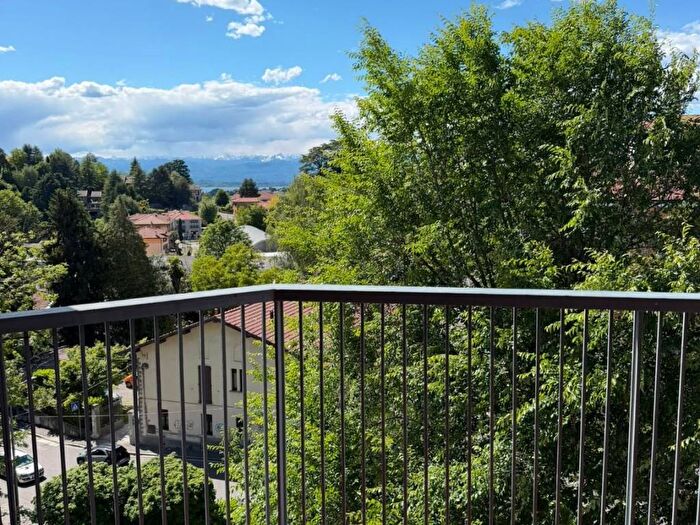 Appartamento trilocale in affitto in Via Carlo Goldoni, Bosto, Varese