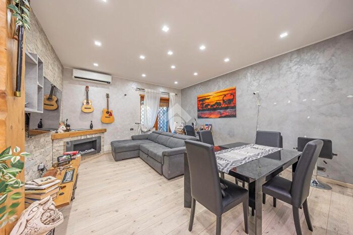 Appartamento trilocale in vendita in Via Casilina, Roma