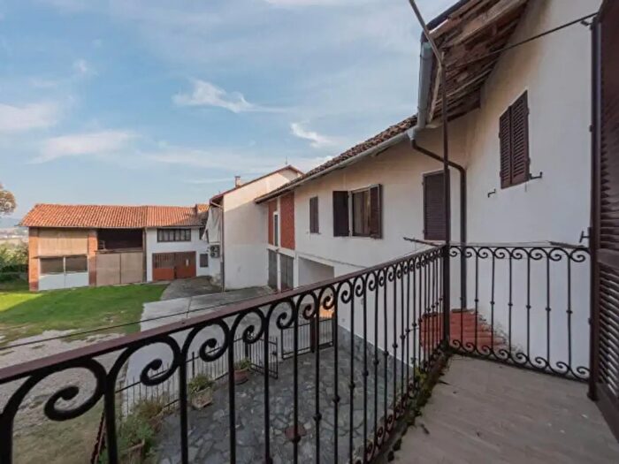 Casa con 6 locali in vendita in Via Roma, Montiglio Monferrato