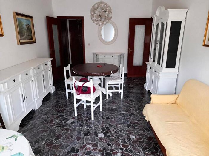 Appartamento quadrilocale in affitto in Albissola Marina