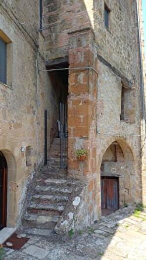 Appartamento trilocale in vendita in Via dei Merli, Sorano