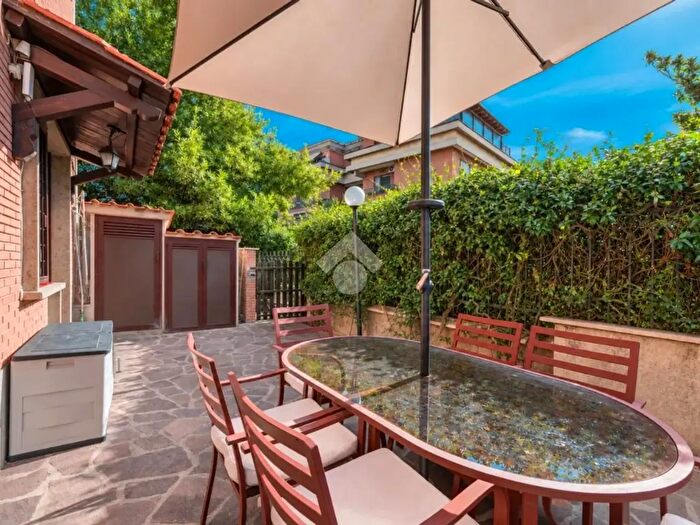 Appartamento bilocale in vendita in Via Ortonovo, Roma