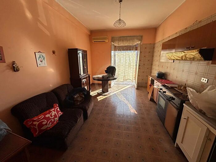 Appartamento quadrilocale in vendita in Camporotondo Etneo