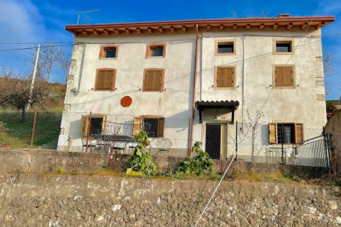 Casa con 5 locali in vendita in Badia Calavena