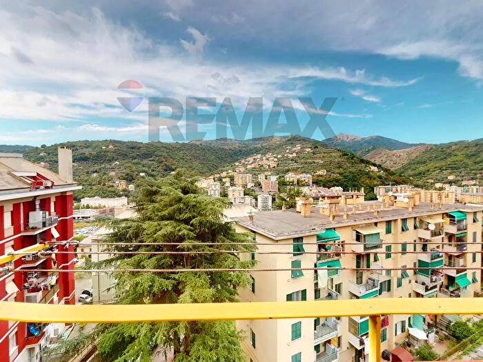 Appartamento quadrilocale in vendita in Genova