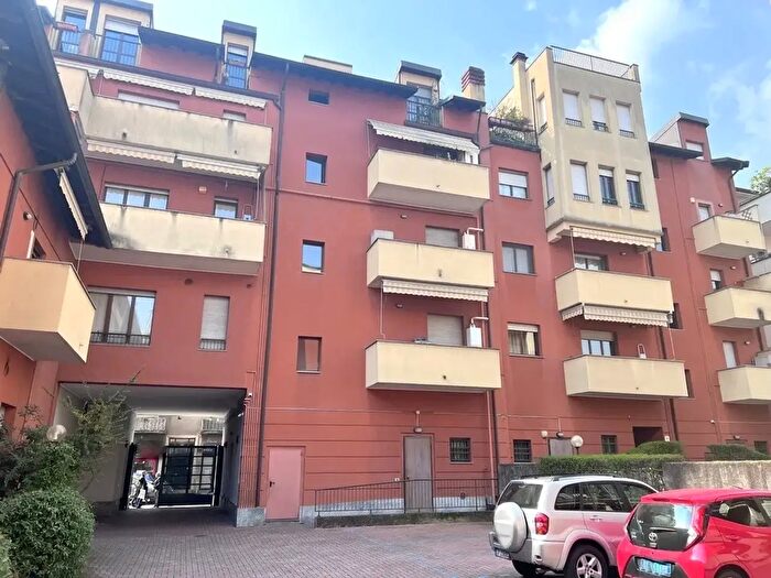 Appartamento trilocale in vendita in Milano
