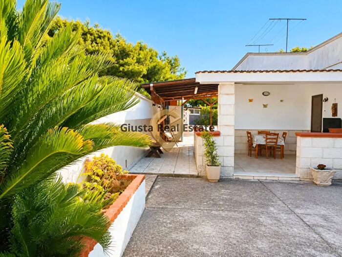 Casa trilocale in vendita in Via degli Apostoli, Brindisi