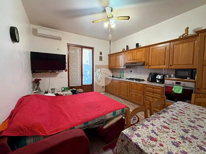 Appartamento bilocale in vendita in Via Generale dallOra, Monzambano