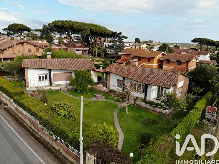 Casa con 11 locali in vendita in Via dei Gelsi, Anzio