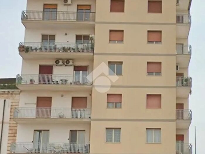 Appartamento trilocale in affitto in Via Roma, Casamassima