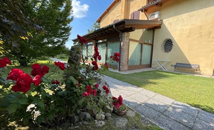 Casa in vendita in Via Suore Imola Zona Parco Tozzoni, Imola