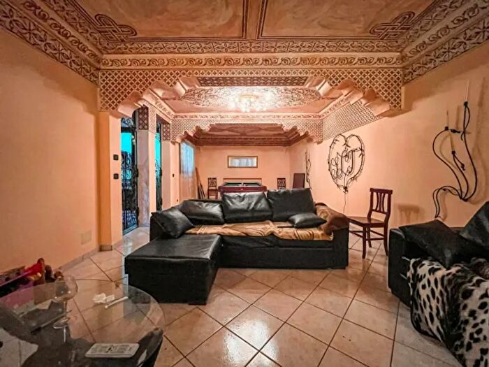 Casa con 6 locali in vendita in Via della Vittoria, Castellinaldo