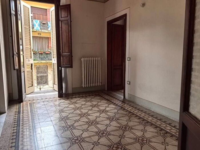 Casa con 6 locali in affitto in Via Pietro Frediani, Centro, Buti