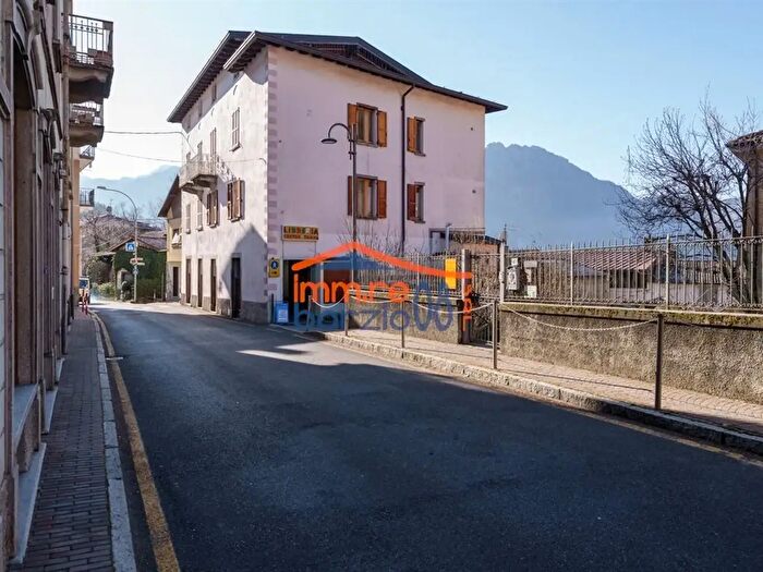 Appartamento trilocale in vendita in Margno