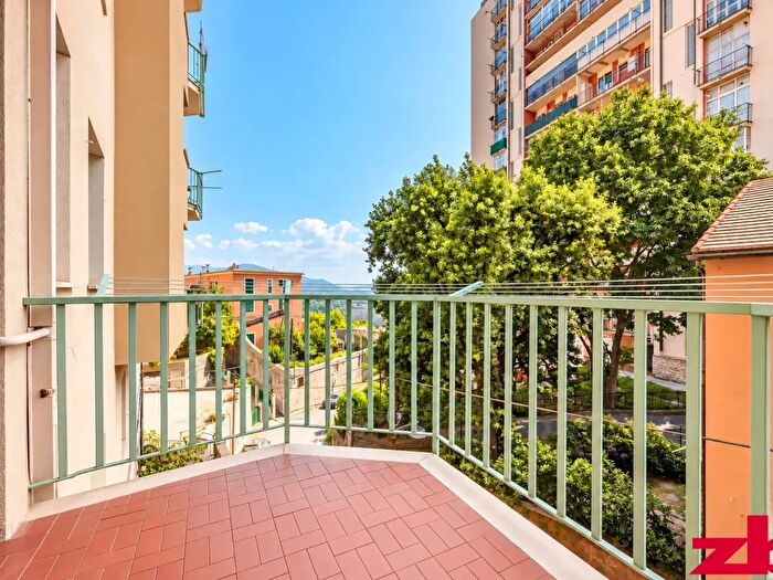 Appartamento quadrilocale in vendita in Via Faenza, Genova