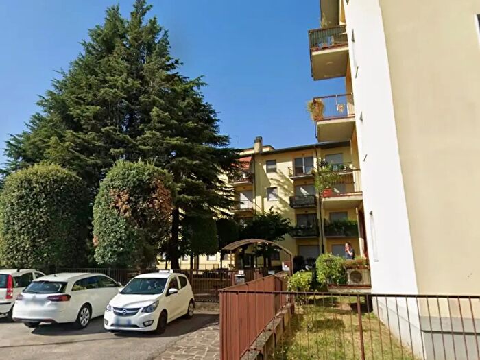Appartamento trilocale in affitto in Via San Giovanni Lupatoto, Verona