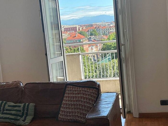 Appartamento quadrilocale in affitto in Via Lecco, Porta Venezia, Milano