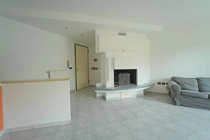 Appartamento con 5 locali in vendita in Via Andrea Costa, Santarcangelo Di Romagna