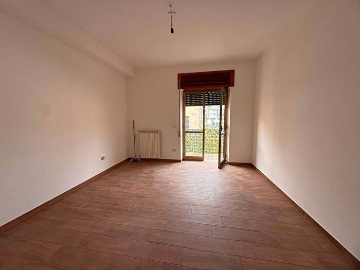 Appartamento trilocale in affitto in Via San Giacomo, Centro, Pomigliano dArco