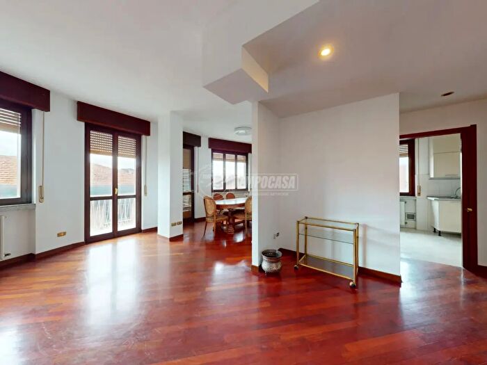 Appartamento quadrilocale in vendita in Seveso