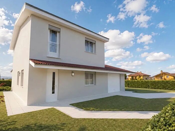Casa con 7 locali in vendita in Via Giovanni Paolo II CM, Orgiano