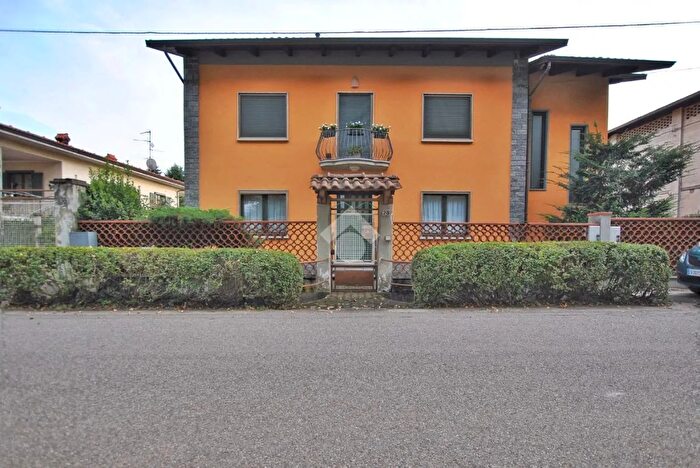 Casa quadrilocale in vendita in Str Sant Anna, Cigliano