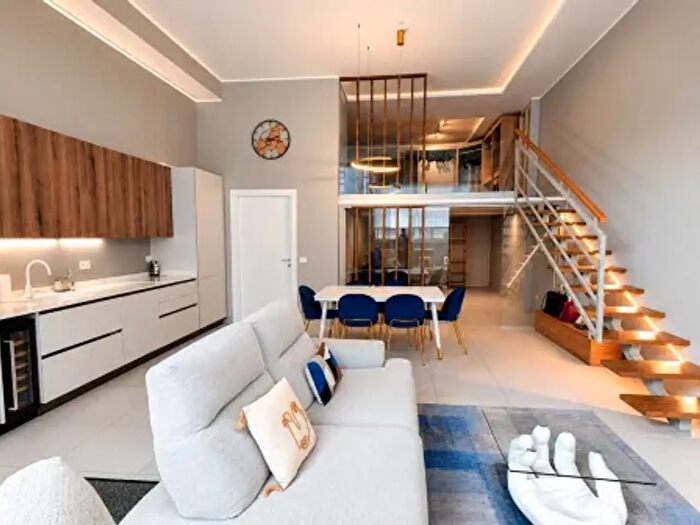 Appartamento trilocale in affitto in Via Noto, Milano