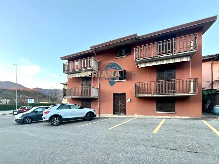 Casa con 5 locali in vendita in Via Lunga, Albino