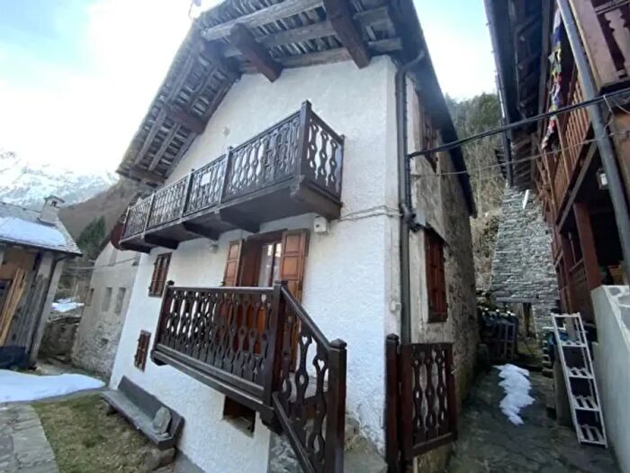 Casa con 6 locali in vendita in Frazione Piana, Alto Sermenza