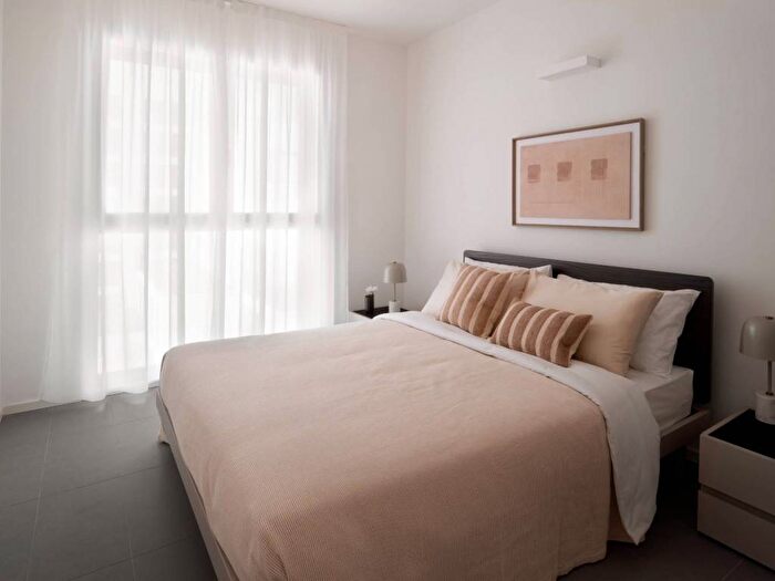 Appartamento bilocale in affitto in Via dei Calchi Taeggi, Bisceglie, Milano