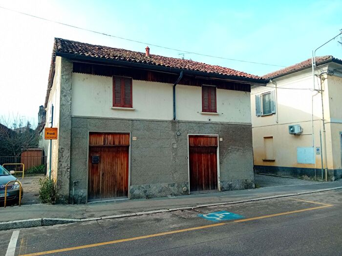 Casa con 5 locali in vendita in Rosate