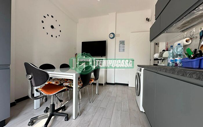 Appartamento quadrilocale in vendita in Via Sparta, Genova