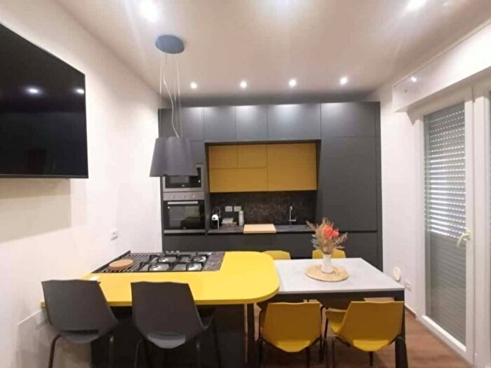 Appartamento trilocale in affitto in Viale Misurata, Tripoli Mare, Rimini