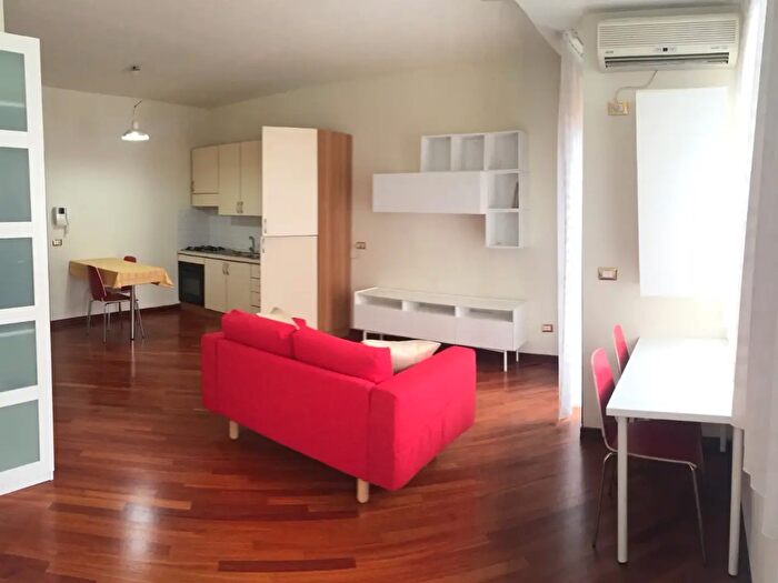 Appartamento monolocale in affitto in Via Pascoli, Pisa