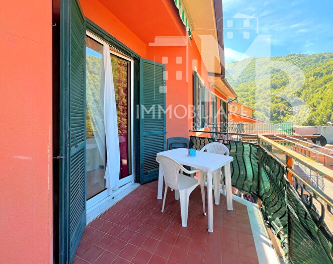 Appartamento con 5 locali in vendita in Strada Provinciale di Uscio, Avegno