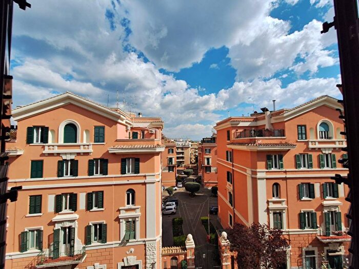 Appartamento quadrilocale in affitto in Via Stamira, Bologna, Roma