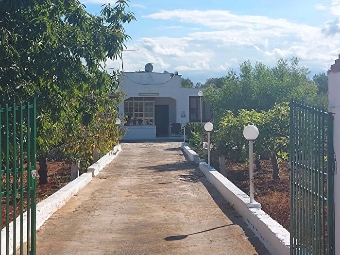 Casa quadrilocale in vendita in Carovigno