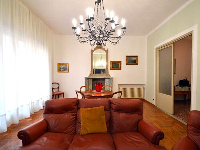 Appartamento con 5 locali in affitto in Via Agostino Berenini, Centro, Fidenza