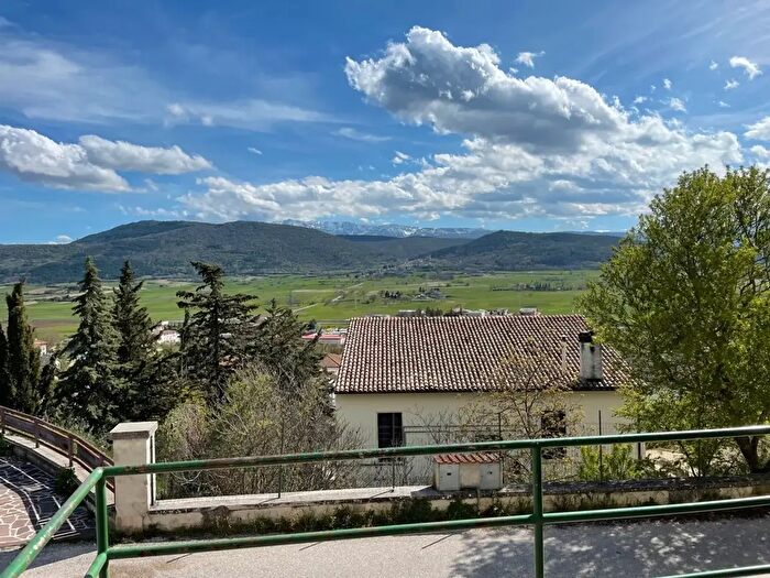Casa con 5 locali in vendita in Via Carapelle Snc, San Pio Delle Camere
