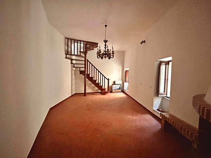 Casa trilocale in vendita in Indirizzo Via San Giovanni, Cassano Delle Murge