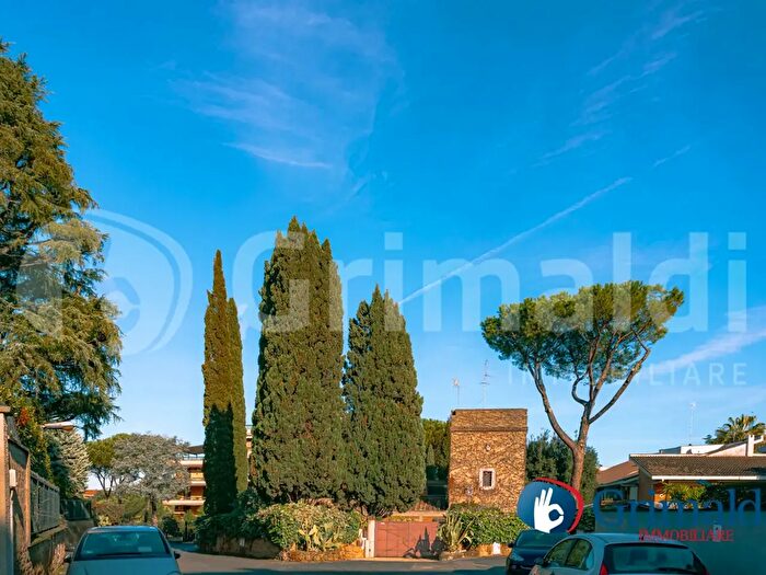 Appartamento trilocale in vendita in Via dei Faggella, Roma