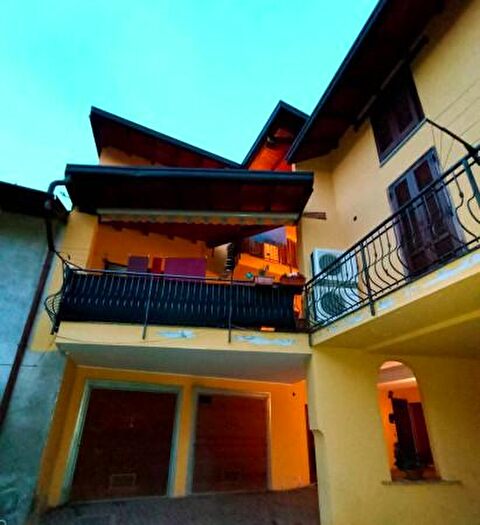 Casa trilocale in vendita in Via Paolo da Lomazzo, Lomazzo